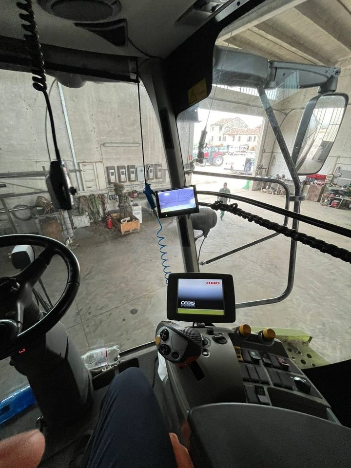 Claas Lexion 760 - Labības kombains: foto 2 Claas Lexion 760 - Labības kombains: foto 2