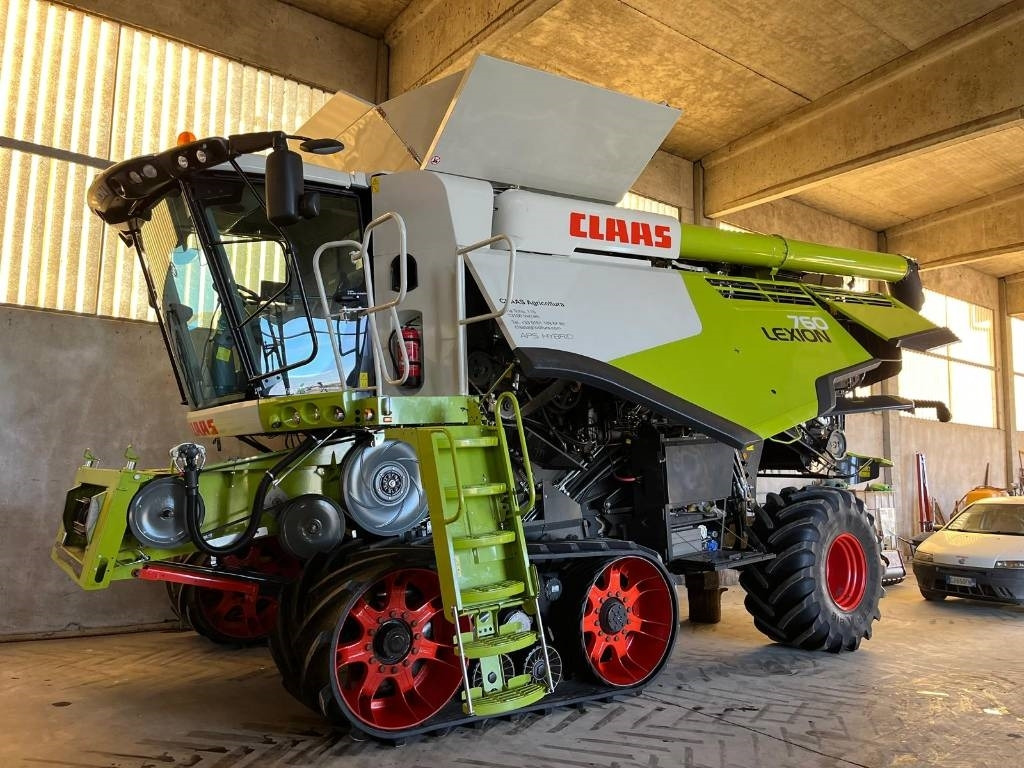 Claas Lexion 760 TT RISO - Labības kombains: foto 1 Claas Lexion 760 TT RISO - Labības kombains: foto 1
