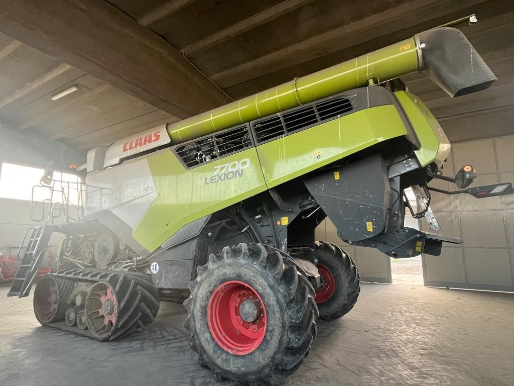 Claas Lexion 7700 TT RISO  - Labības kombains: foto 1 Claas Lexion 7700 TT RISO  - Labības kombains: foto 1