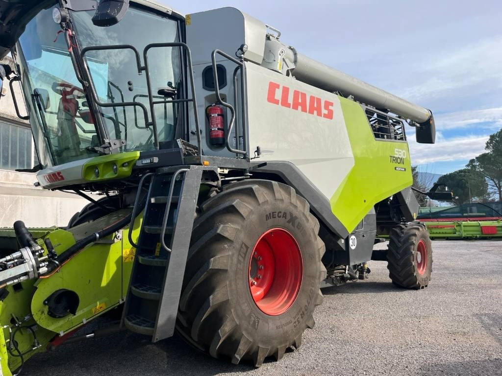 Labības kombains Claas TRION 530 MONTANA: foto 9