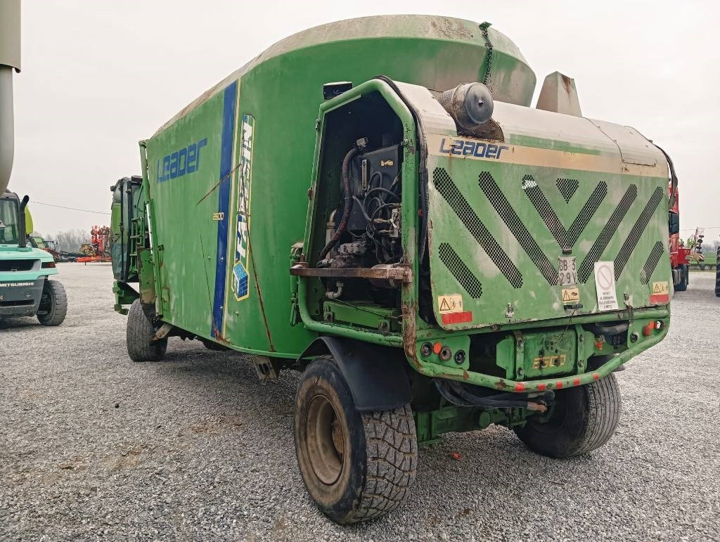 Faresin LEADER 2600 - Lopbarības mikseris: foto 5 Faresin LEADER 2600 - Lopbarības mikseris: foto 5