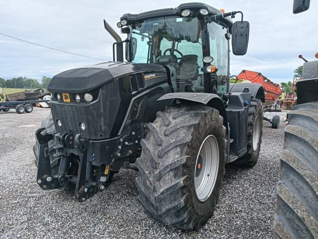 JCB Fastrac 4220 - Traktors: foto 3 JCB Fastrac 4220 - Traktors: foto 3