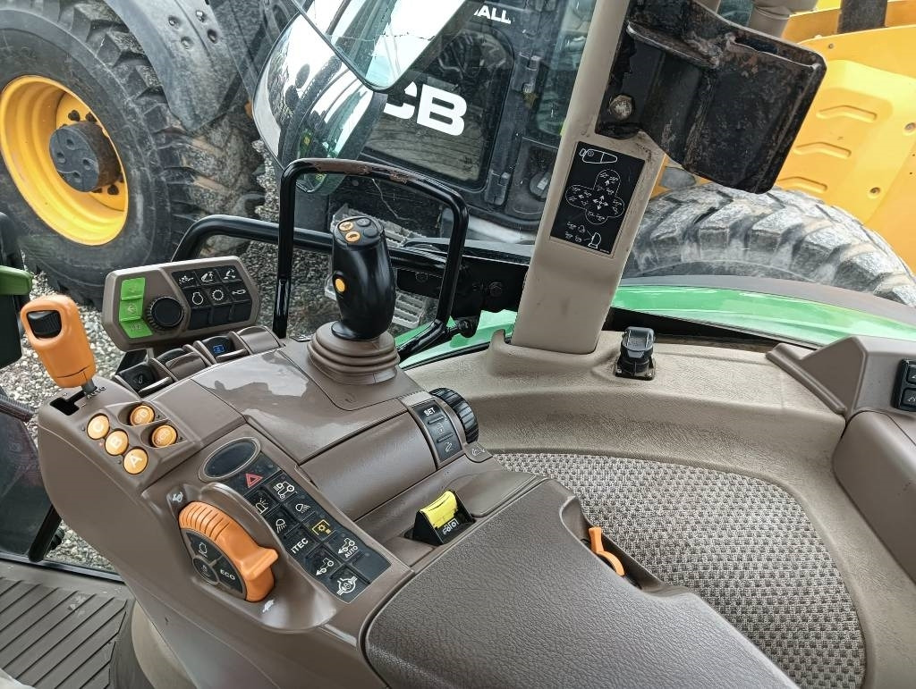 John Deere 5125 R - Traktors: foto 5 John Deere 5125 R - Traktors: foto 5