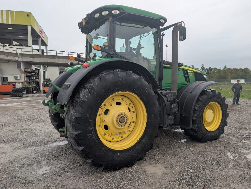 Traktors John Deere 7230 R: foto 7 Traktors John Deere 7230 R: foto 7