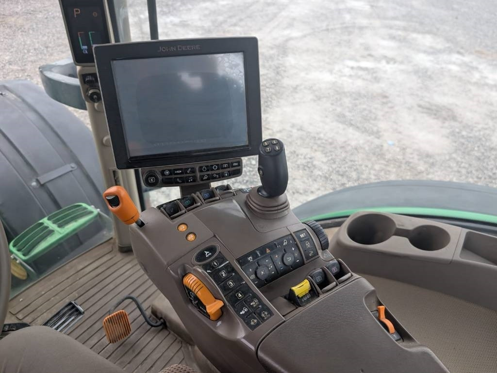 Traktors John Deere 7230 R: foto 15 Traktors John Deere 7230 R: foto 15