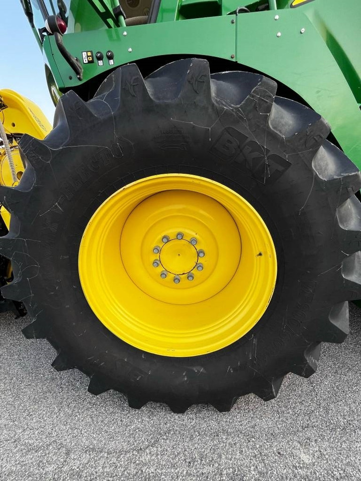 John Deere 8800 - Lopbarības kombains: foto 5 John Deere 8800 - Lopbarības kombains: foto 5
