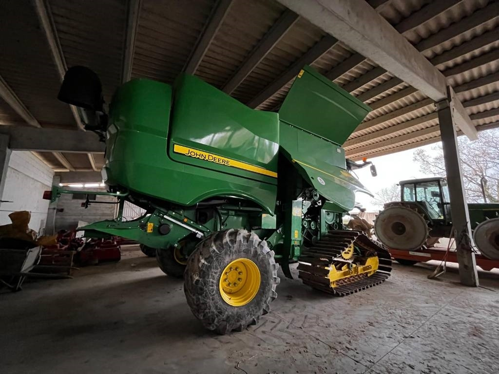 John Deere S 670 i RISO - Labības kombains: foto 4 John Deere S 670 i RISO - Labības kombains: foto 4