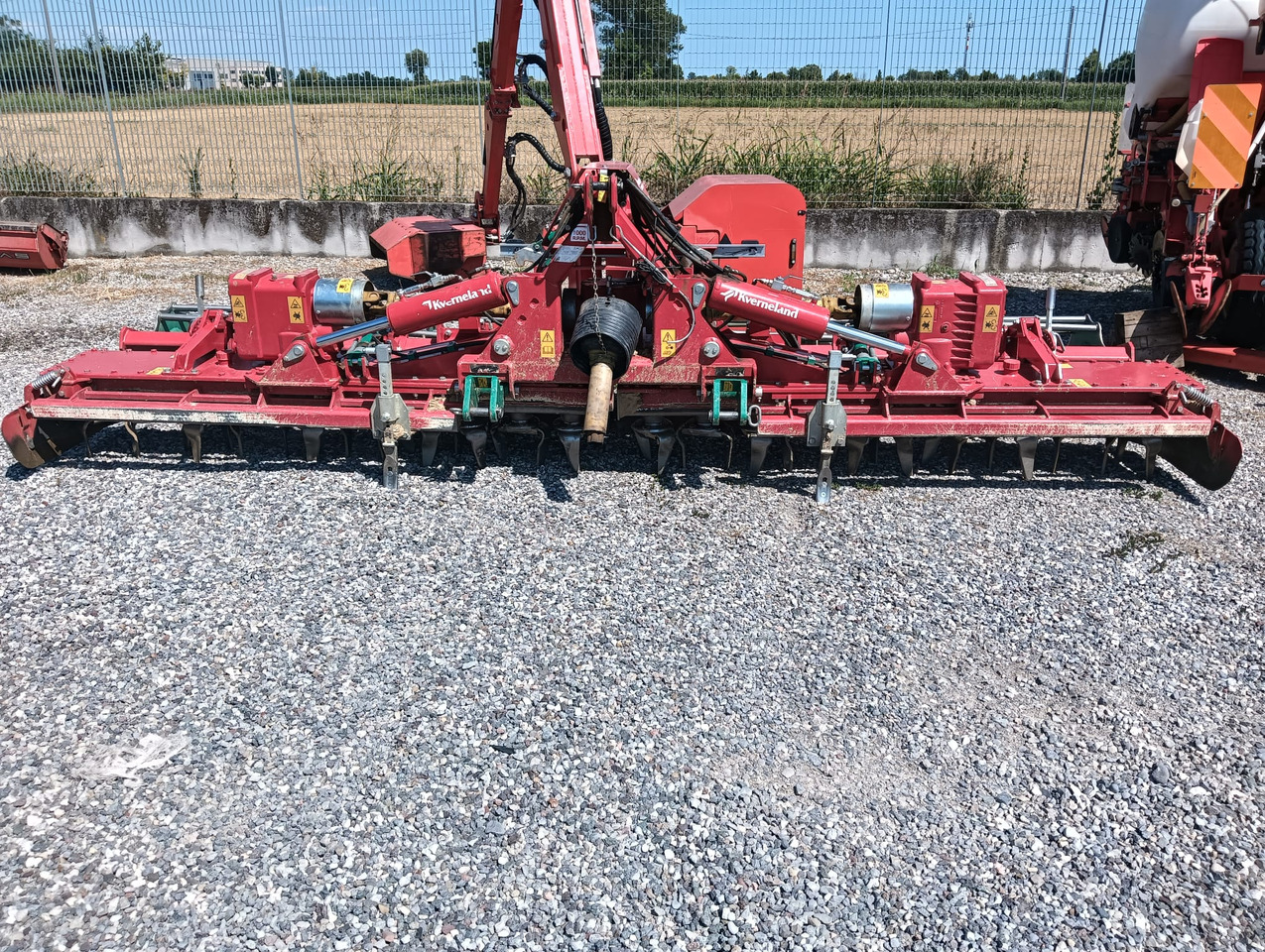 KVERNELAND NG-H 101 F30 - Vertikālā augsnes frēze: foto 2 KVERNELAND NG-H 101 F30 - Vertikālā augsnes frēze: foto 2