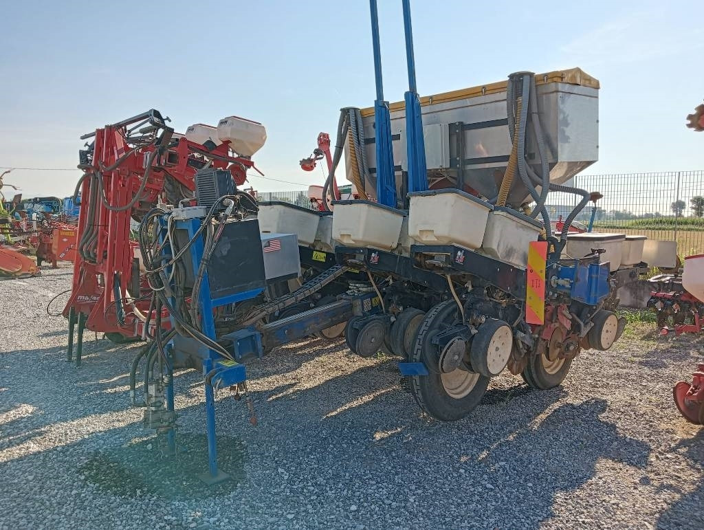Kinze 3000 - Precīzās izsējas sējmašīna: foto 1 Kinze 3000 - Precīzās izsējas sējmašīna: foto 1