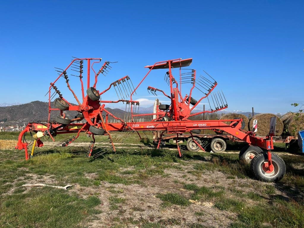 Kuhn 6520 - Ruļļu ietinējs: foto 1 Kuhn 6520 - Ruļļu ietinējs: foto 1