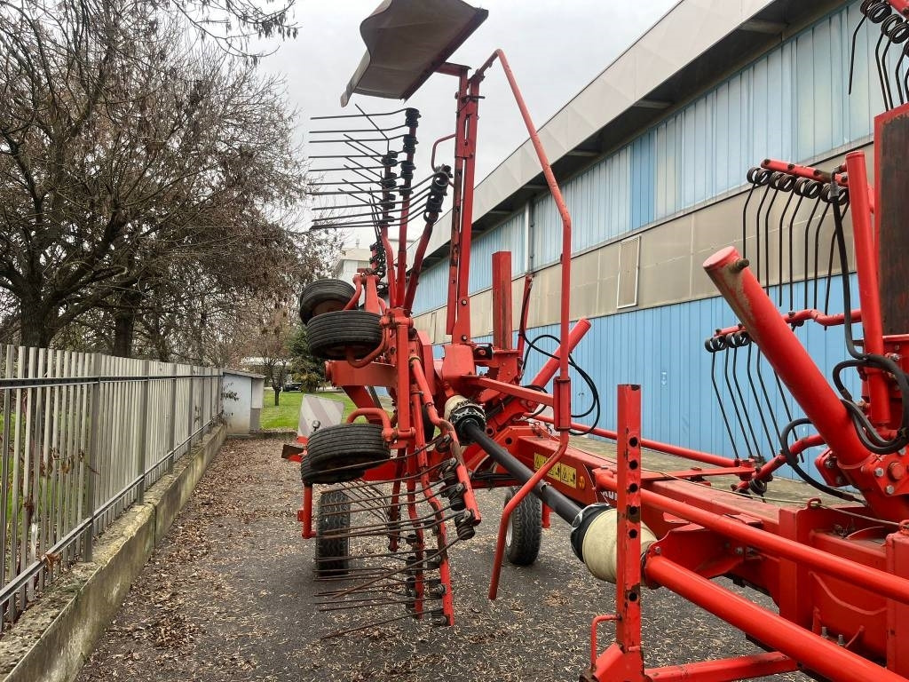 Kuhn 6520 - Vālotājs/ Ārdītājs: foto 3 Kuhn 6520 - Vālotājs/ Ārdītājs: foto 3