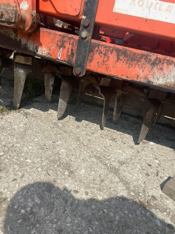 Maschio Aquila 5000 - Vertikālā augsnes frēze: foto 4 Maschio Aquila 5000 - Vertikālā augsnes frēze: foto 4