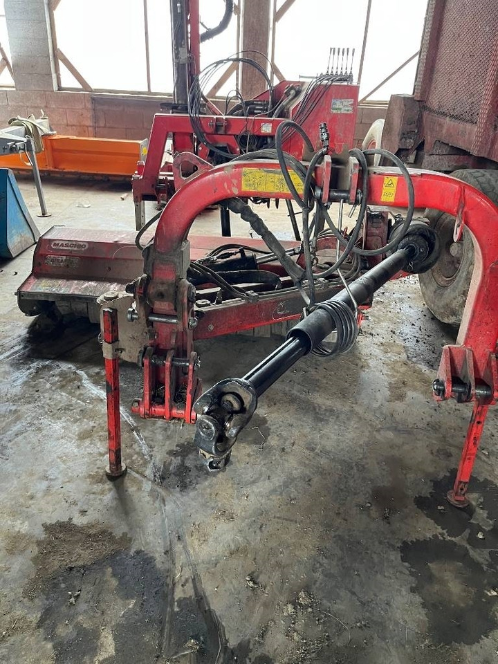 Maschio Giraffa 185 - Pļāvējs: foto 1 Maschio Giraffa 185 - Pļāvējs: foto 1
