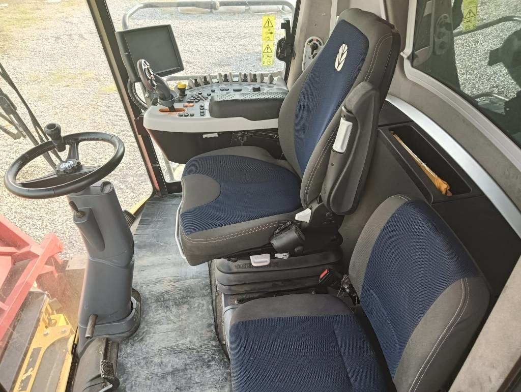 New Holland CR 7.90 - Labības kombains: foto 4 New Holland CR 7.90 - Labības kombains: foto 4