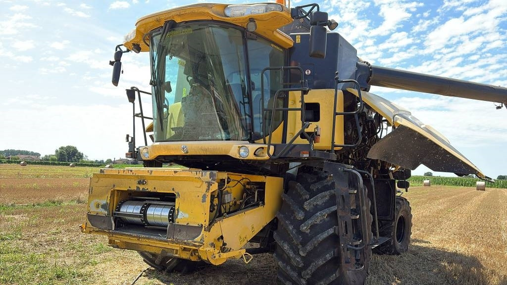 New Holland CR 960 - Labības kombains: foto 2 New Holland CR 960 - Labības kombains: foto 2