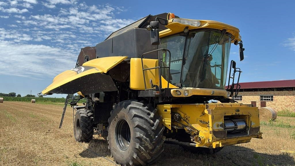 New Holland CR 960 - Labības kombains: foto 1 New Holland CR 960 - Labības kombains: foto 1