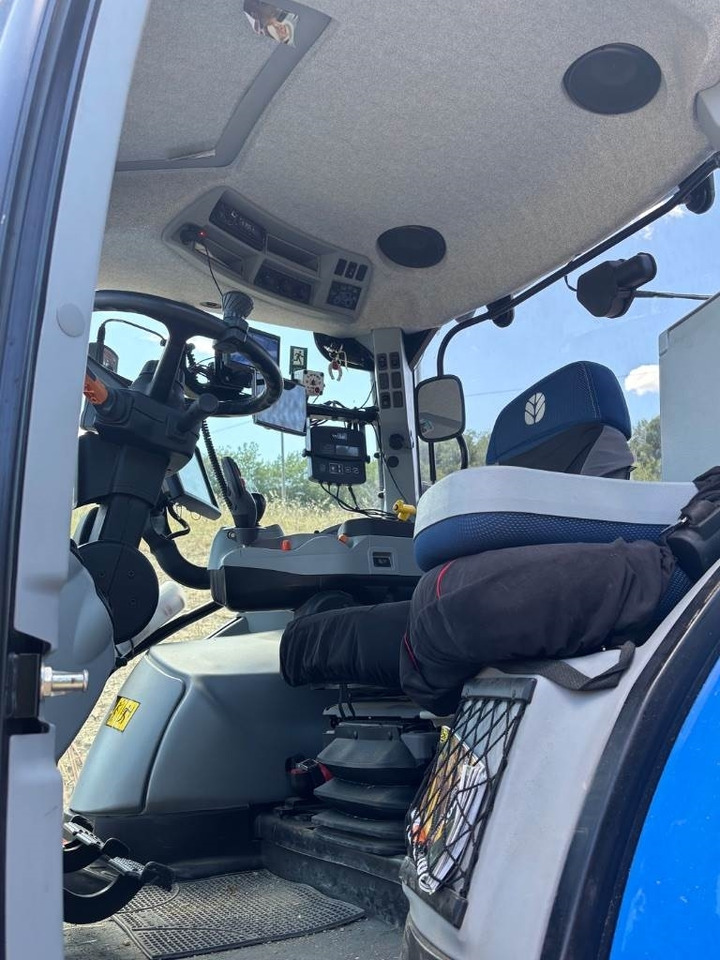 New Holland T6.165 - Traktors: foto 4 New Holland T6.165 - Traktors: foto 4