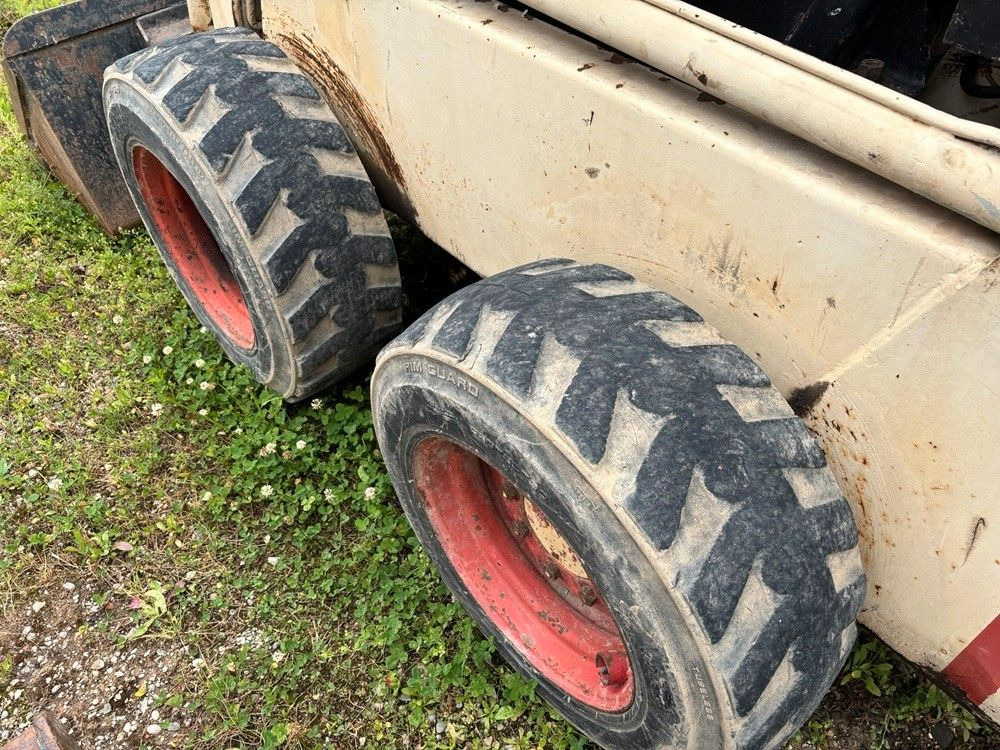 Bobcat 825 - Riteņu iekrāvējs: foto 3 Bobcat 825 - Riteņu iekrāvējs: foto 3