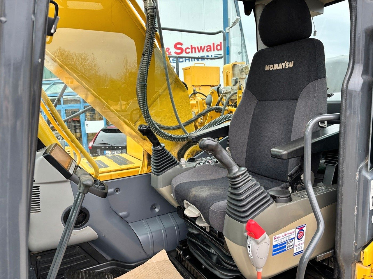 Komatsu HB215LC-3 - Kāpurķēžu ekskavators: foto 4 Komatsu HB215LC-3 - Kāpurķēžu ekskavators: foto 4