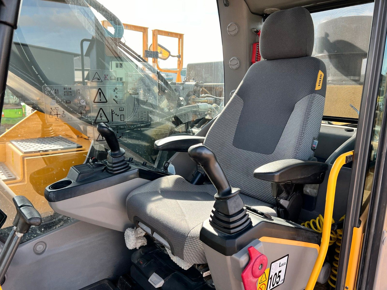 Volvo EC380E-NL - Kāpurķēžu ekskavators: foto 3 Volvo EC380E-NL - Kāpurķēžu ekskavators: foto 3