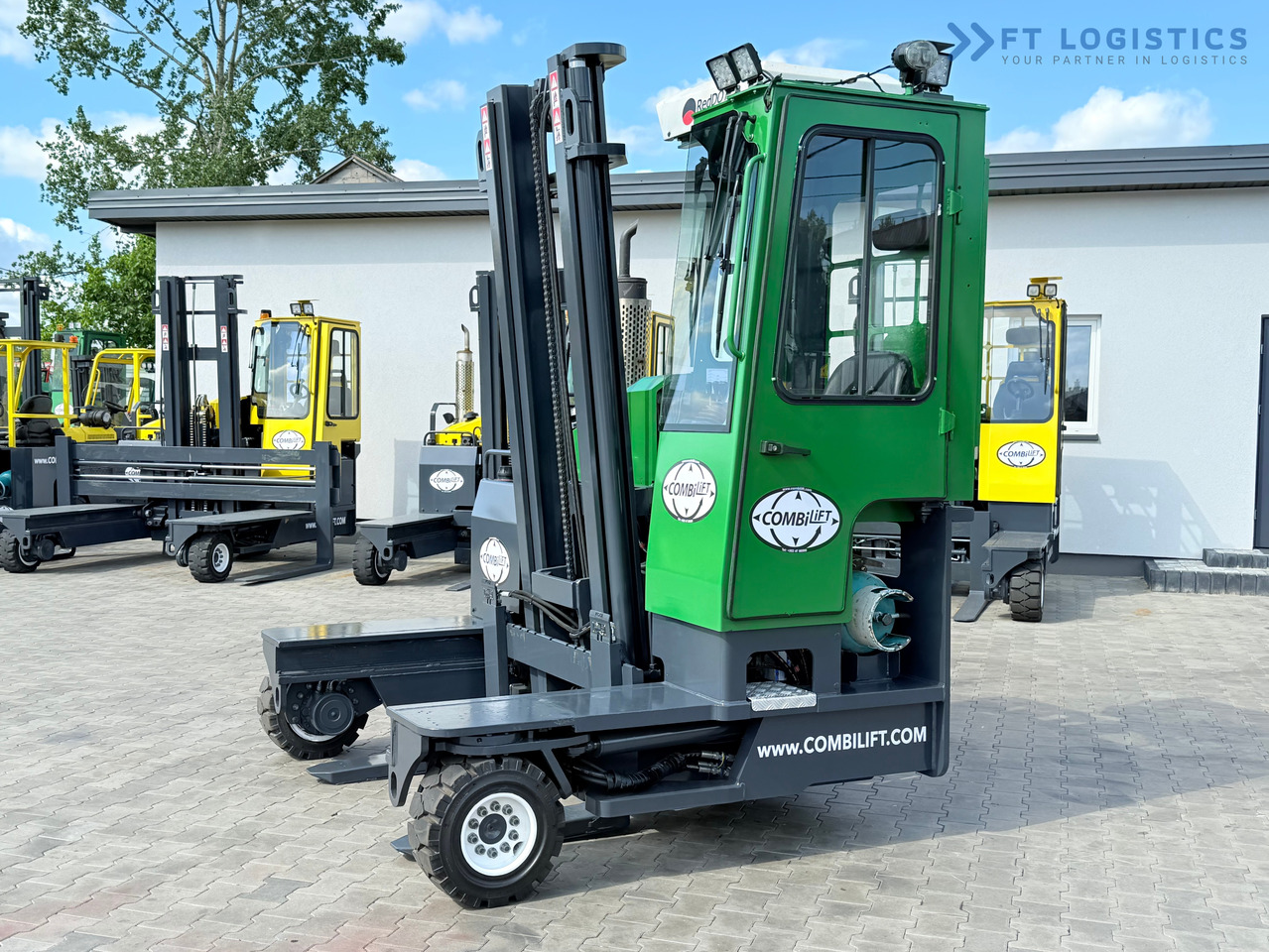 COMBILIFT C3500 / DUPLEX 4100MM / GAS / EXTENDABLE FORKS / CABIN / HEATING + AIR CONDITIONING / LIKE NEW - Četru pušu autokrāvējs: foto 3 COMBILIFT C3500 / DUPLEX 4100MM / GAS / EXTENDABLE FORKS / CABIN / HEATING + AIR CONDITIONING / LIKE NEW - Četru pušu autokrāvējs: foto 3