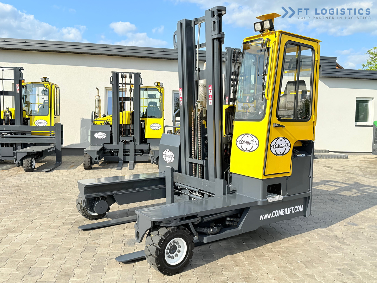 COMBILIFT C4000 / DIESEL / DUPLEX - 4100MM / FORK POSITIONER / ONLY 2951 MTH / LIKE NEW - Četru pušu autokrāvējs: foto 1 COMBILIFT C4000 / DIESEL / DUPLEX - 4100MM / FORK POSITIONER / ONLY 2951 MTH / LIKE NEW - Četru pušu autokrāvējs: foto 1