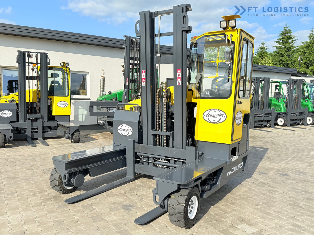 COMBILIFT C4000 / DIESEL / DUPLEX - 4100MM / FORK POSITIONER / ONLY 2951 MTH / LIKE NEW - Četru pušu autokrāvējs: foto 2 COMBILIFT C4000 / DIESEL / DUPLEX - 4100MM / FORK POSITIONER / ONLY 2951 MTH / LIKE NEW - Četru pušu autokrāvējs: foto 2