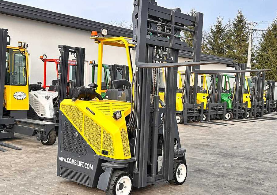 Combilift C2500CB / DUPLEX / 4100MM / DIESEL / FREE LIFT / FORK POSITIONER / SIDE SHIFT / LIKE NEW - Četru pušu autokrāvējs: foto 1 Combilift C2500CB / DUPLEX / 4100MM / DIESEL / FREE LIFT / FORK POSITIONER / SIDE SHIFT / LIKE NEW - Četru pušu autokrāvējs: foto 1