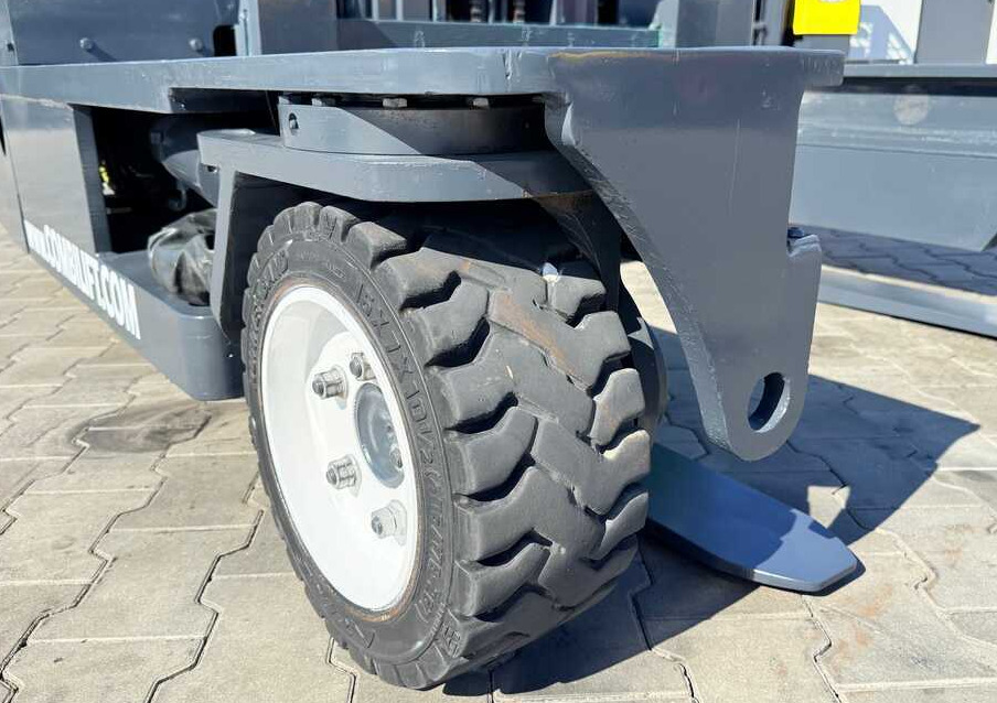 Combilift C3000 / DIESEL / DUPLEX - 4100MM / FREE-LIFT / CABIN / LIKE-NEW - Četru pušu autokrāvējs: foto 3 Combilift C3000 / DIESEL / DUPLEX - 4100MM / FREE-LIFT / CABIN / LIKE-NEW - Četru pušu autokrāvējs: foto 3