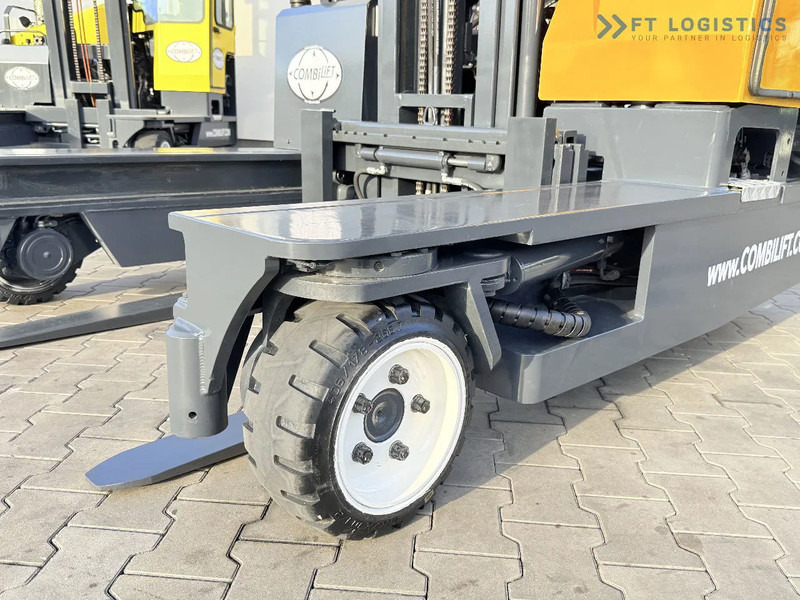 Combilift C3000 / GAS / DUPLEX 4500MM / ONLY 3096 HOURS / FORK SIDE SHIFT / FULL CABIN / EXCELLENT CONDITION / Wide range of four-way and - Četru pušu autokrāvējs: foto 4 Combilift C3000 / GAS / DUPLEX 4500MM / ONLY 3096 HOURS / FORK SIDE SHIFT / FULL CABIN / EXCELLENT CONDITION / Wide range of four-way and - Četru pušu autokrāvējs: foto 4