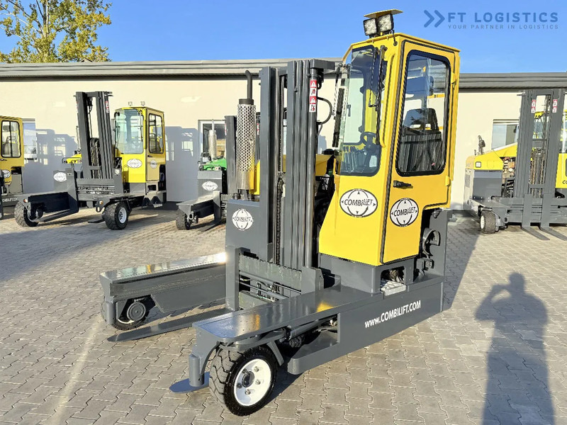 Combilift C3000 / GAS / TRIPLEX 4900MM / FREE LIFT / FORK POSITIONER / FULL CABIN / EXCELLENT CONDITION / Wide range of four-way and side - Četru pušu autokrāvējs: foto 1 Combilift C3000 / GAS / TRIPLEX 4900MM / FREE LIFT / FORK POSITIONER / FULL CABIN / EXCELLENT CONDITION / Wide range of four-way and side - Četru pušu autokrāvējs: foto 1
