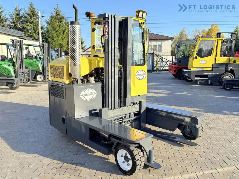 Combilift C3000 / GAS / TRIPLEX 4900MM / FREE LIFT / FORK POSITIONER / FULL CABIN / EXCELLENT CONDITION / Wide range of four-way and side - Četru pušu autokrāvējs: foto 5 Combilift C3000 / GAS / TRIPLEX 4900MM / FREE LIFT / FORK POSITIONER / FULL CABIN / EXCELLENT CONDITION / Wide range of four-way and side - Četru pušu autokrāvējs: foto 5