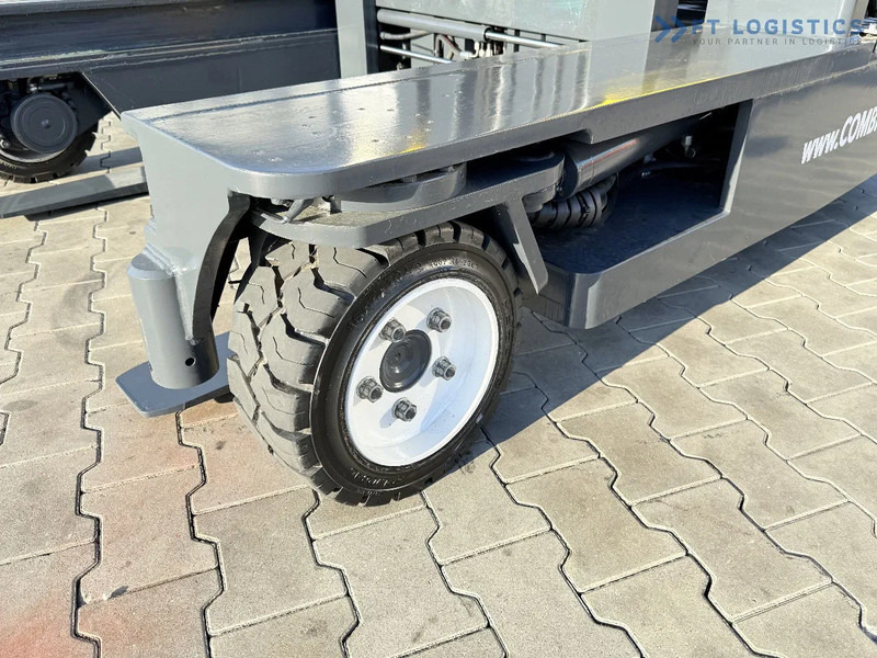 Combilift C3000 / GAS / TRIPLEX – 7600MM / FORK POSITIONER / FREE LIFT / FULL HEATED CABIN / ONLY 7868H / Wide range of four-way and side- - Četru pušu autokrāvējs: foto 3 Combilift C3000 / GAS / TRIPLEX – 7600MM / FORK POSITIONER / FREE LIFT / FULL HEATED CABIN / ONLY 7868H / Wide range of four-way and side- - Četru pušu autokrāvējs: foto 3