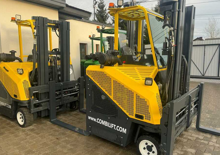 Combilift C3000CB -DIESEL- Only 6117 hours - Četru pušu autokrāvējs: foto 3 Combilift C3000CB -DIESEL- Only 6117 hours - Četru pušu autokrāvējs: foto 3