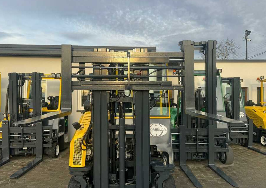 Combilift C3000CB -DIESEL- Only 6117 hours - Četru pušu autokrāvējs: foto 5 Combilift C3000CB -DIESEL- Only 6117 hours - Četru pušu autokrāvējs: foto 5