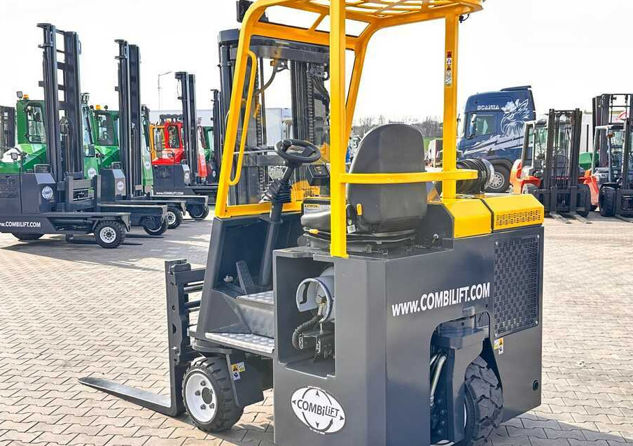 Combilift C3000CB / GAS / TRIPLEX / 4900MM / FREE LIFT / FORK POSITIONER / SIC3000CB / GAS / TRIPLEX / 4900MM / FREE LIFT / FORK POSITIONER / SIDE SHIFT / LIKE NEWDE SHIFT / LIKE NEW - Četru pušu autokrāvējs: foto 5 Combilift C3000CB / GAS / TRIPLEX / 4900MM / FREE LIFT / FORK POSITIONER / SIC3000CB / GAS / TRIPLEX / 4900MM / FREE LIFT / FORK POSITIONER / SIDE SHIFT / LIKE NEWDE SHIFT / LIKE NEW - Četru pušu autokrāvējs: foto 5