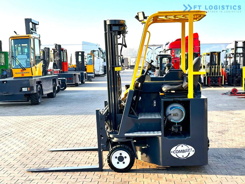 Combilift C3000CB / LPG / TRIPLEX - 4900MM / LPG / FREE LIFT / FORK POSITIONER C3000CB / LPG / TRIPLEX - 4900MM / LPG / FREE LIFT / FORK P - Četru pušu autokrāvējs: foto 2 Combilift C3000CB / LPG / TRIPLEX - 4900MM / LPG / FREE LIFT / FORK POSITIONER C3000CB / LPG / TRIPLEX - 4900MM / LPG / FREE LIFT / FORK P - Četru pušu autokrāvējs: foto 2