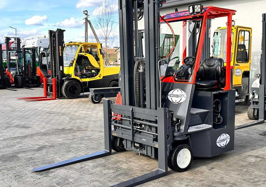 Combilift C3000CB / LPG / TRIPLEX / 5500MM / FREE LIFT / SIDE SHIFT + FORK POSITIONER / LIKE NEW - Četru pušu autokrāvējs: foto 1 Combilift C3000CB / LPG / TRIPLEX / 5500MM / FREE LIFT / SIDE SHIFT + FORK POSITIONER / LIKE NEW - Četru pušu autokrāvējs: foto 1