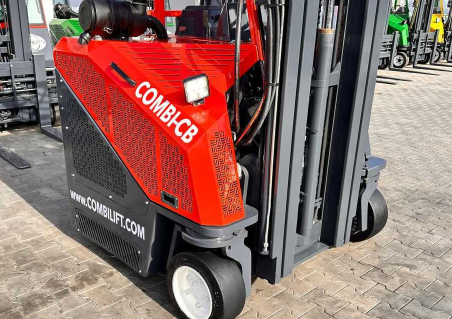 Combilift C3000CB / LPG / TRIPLEX / 5500MM / FREE LIFT / SIDE SHIFT + FORK POSITIONER / LIKE NEW - Četru pušu autokrāvējs: foto 4 Combilift C3000CB / LPG / TRIPLEX / 5500MM / FREE LIFT / SIDE SHIFT + FORK POSITIONER / LIKE NEW - Četru pušu autokrāvējs: foto 4