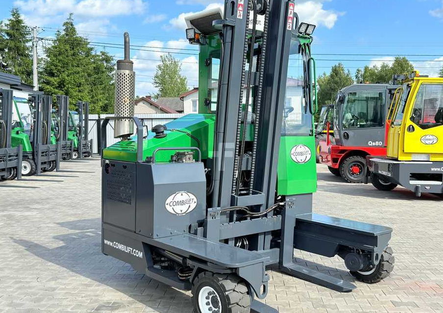 Combilift C3500 / DUPLEX 4100MM / GAS / EXTENDABLE FORKS / CABIN / HEATING + AIR CONDITIONING / LIKE NEW - Četru pušu autokrāvējs: foto 5 Combilift C3500 / DUPLEX 4100MM / GAS / EXTENDABLE FORKS / CABIN / HEATING + AIR CONDITIONING / LIKE NEW - Četru pušu autokrāvējs: foto 5
