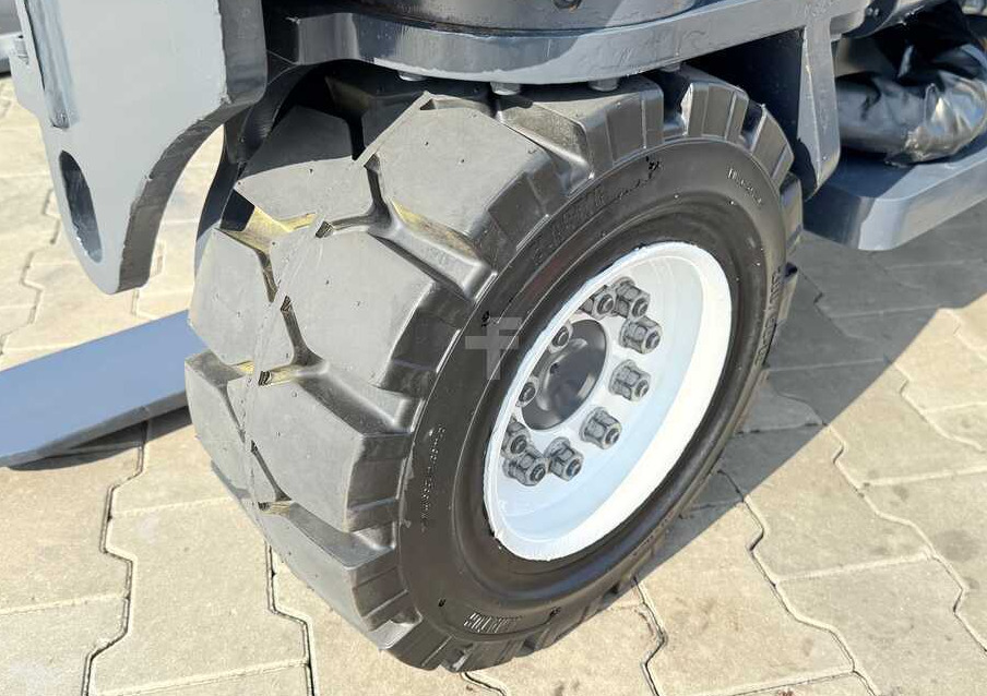 Combilift C4000 / DIESEL / DUPLEX - 4100MM / POSITIONER / ONLY 2951 MTH / LIKE NEW - Četru pušu autokrāvējs: foto 2 Combilift C4000 / DIESEL / DUPLEX - 4100MM / POSITIONER / ONLY 2951 MTH / LIKE NEW - Četru pušu autokrāvējs: foto 2