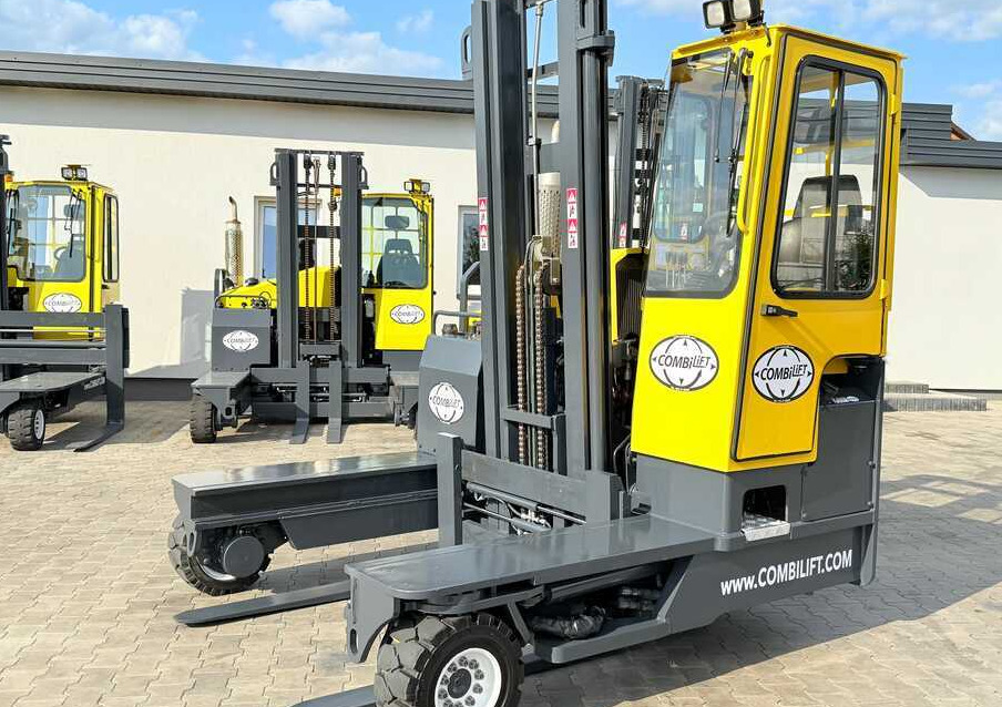 Combilift C4000 / DIESEL / DUPLEX - 4100MM / POSITIONER / ONLY 2951 MTH / LIKE NEW - Četru pušu autokrāvējs: foto 1 Combilift C4000 / DIESEL / DUPLEX - 4100MM / POSITIONER / ONLY 2951 MTH / LIKE NEW - Četru pušu autokrāvējs: foto 1