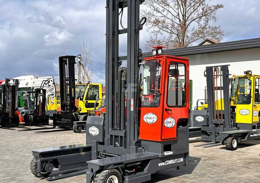 Combilift C4000 / DIESEL / TRIPLEX / 8400MM / FREE LIFT / SIDESHIFT / LIKE NEW - Četru pušu autokrāvējs: foto 1 Combilift C4000 / DIESEL / TRIPLEX / 8400MM / FREE LIFT / SIDESHIFT / LIKE NEW - Četru pušu autokrāvējs: foto 1