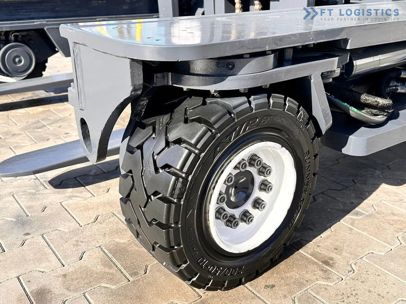 Combilift C4000 / LPG / DUPLEX / 4500MM / FREE LIFT / LIKE NEW C4000 / LPG / DUPLEX / 4500MM / FREE LIFT / LIKE NEW - Četru pušu autokrāvējs: foto 4 Combilift C4000 / LPG / DUPLEX / 4500MM / FREE LIFT / LIKE NEW C4000 / LPG / DUPLEX / 4500MM / FREE LIFT / LIKE NEW - Četru pušu autokrāvējs: foto 4