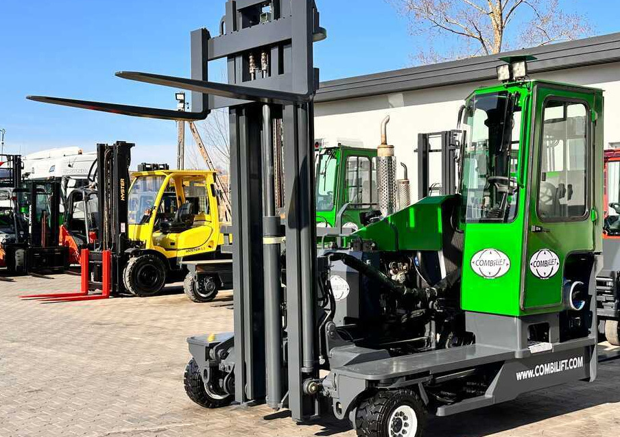 Combilift C4000 / LPG / DUPLEX / 4500MM / FREE LIFT / LIKE NEW - Četru pušu autokrāvējs: foto 1 Combilift C4000 / LPG / DUPLEX / 4500MM / FREE LIFT / LIKE NEW - Četru pušu autokrāvējs: foto 1
