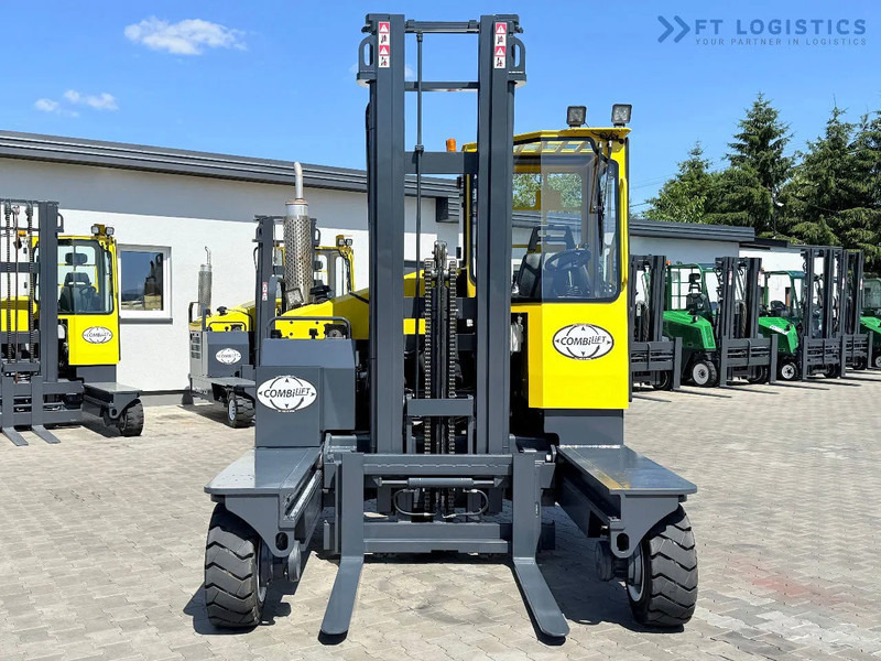 Combilift C5000XL / GAS / DUPLEX / 4500MM / FREE LIFT / SIDESHIFT / FORK POSITIONER / XL CABIN / NEW TYRES C5000XL / GAS / DUPLEX / 4500MM - Četru pušu autokrāvējs: foto 5 Combilift C5000XL / GAS / DUPLEX / 4500MM / FREE LIFT / SIDESHIFT / FORK POSITIONER / XL CABIN / NEW TYRES C5000XL / GAS / DUPLEX / 4500MM - Četru pušu autokrāvējs: foto 5