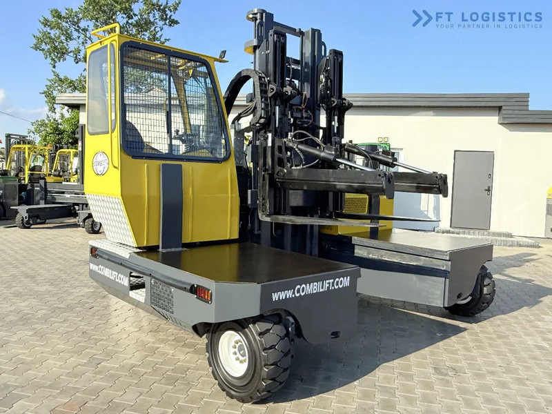 Combilift C6000SR / DUPLEX / 4200MM / LOAD CLAMP ON FORKS / FREE LIFT / DIESEL / POSITIONER / NEW TIRES / LIKE NEW / Wide range of four-wa - Četru pušu autokrāvējs: foto 1 Combilift C6000SR / DUPLEX / 4200MM / LOAD CLAMP ON FORKS / FREE LIFT / DIESEL / POSITIONER / NEW TIRES / LIKE NEW / Wide range of four-wa - Četru pušu autokrāvējs: foto 1