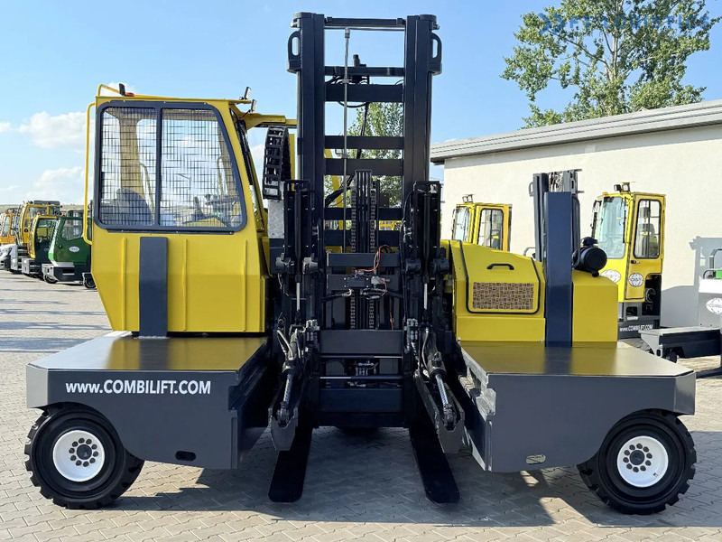 Combilift C6000SR / DUPLEX / 4200MM / LOAD CLAMP ON FORKS / FREE LIFT / DIESEL / POSITIONER / NEW TIRES / LIKE NEW / Wide range of four-wa - Četru pušu autokrāvējs: foto 3 Combilift C6000SR / DUPLEX / 4200MM / LOAD CLAMP ON FORKS / FREE LIFT / DIESEL / POSITIONER / NEW TIRES / LIKE NEW / Wide range of four-wa - Četru pušu autokrāvējs: foto 3