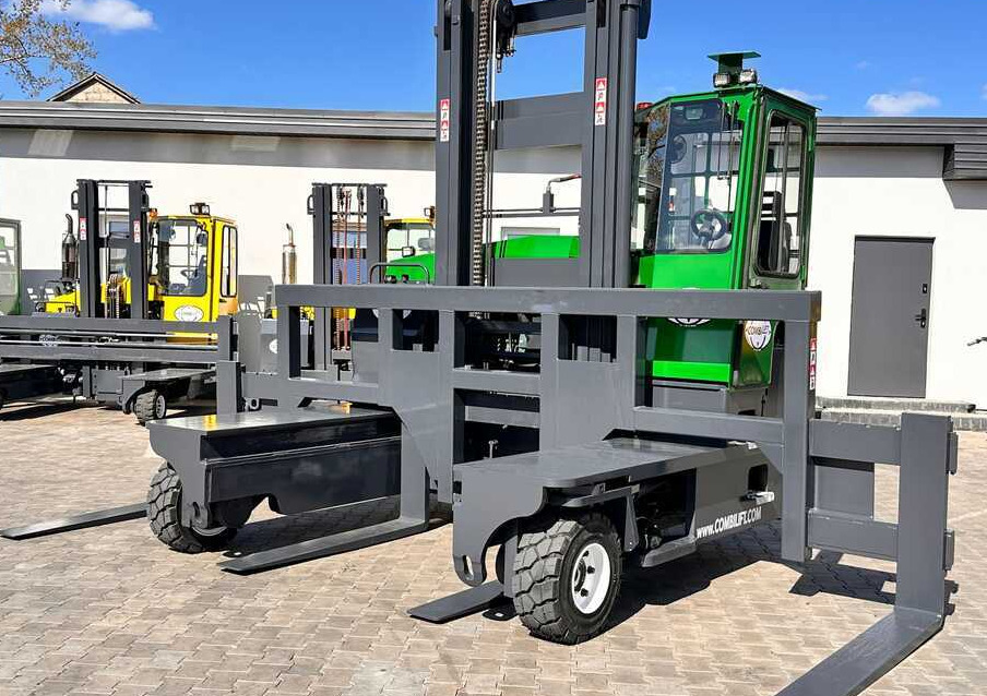 Combilift C8000 / DIESEL / 4600MM / DUPLEX / POSITIONER 5000MM / KUBOTA / EXCELLENT CONDITION - Četru pušu autokrāvējs: foto 3 Combilift C8000 / DIESEL / 4600MM / DUPLEX / POSITIONER 5000MM / KUBOTA / EXCELLENT CONDITION - Četru pušu autokrāvējs: foto 3
