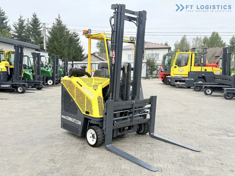 Combilift CB2500 / DUPLEX / 4100MM / DIESEL / FREE LIFT / FORK POSITIONER / SIDE SHIFT / LIKE NEW / Wide range of four-way and side loader - Četru pušu autokrāvējs: foto 4 Combilift CB2500 / DUPLEX / 4100MM / DIESEL / FREE LIFT / FORK POSITIONER / SIDE SHIFT / LIKE NEW / Wide range of four-way and side loader - Četru pušu autokrāvējs: foto 4